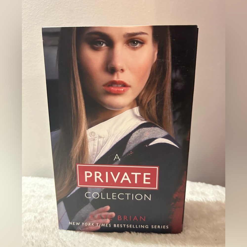 Kate Brian
A Private Collection (Boxed Set) - Picture 4 of 7